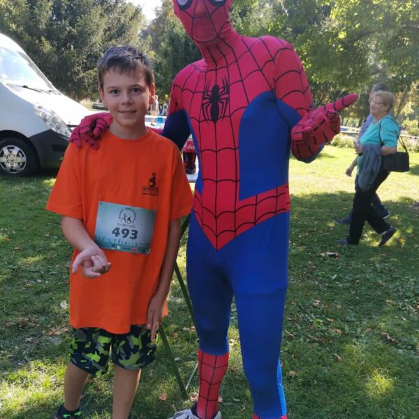 Sebastian mit Spidermann