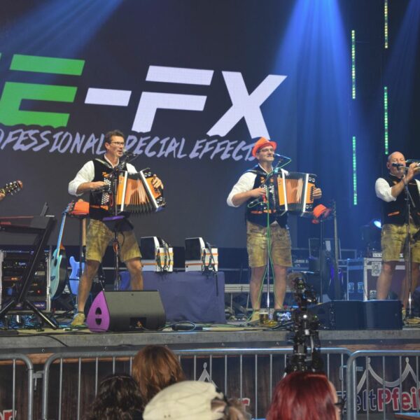 Hafendorfer auf der Bühne