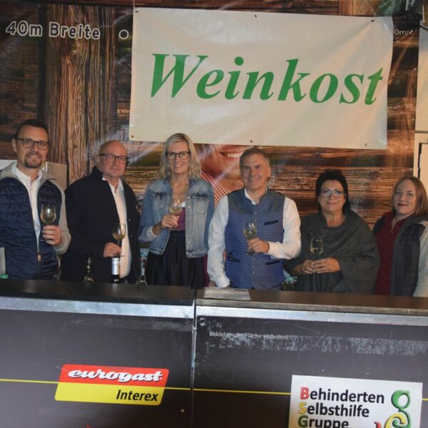 Weinkost Gruppenfoto