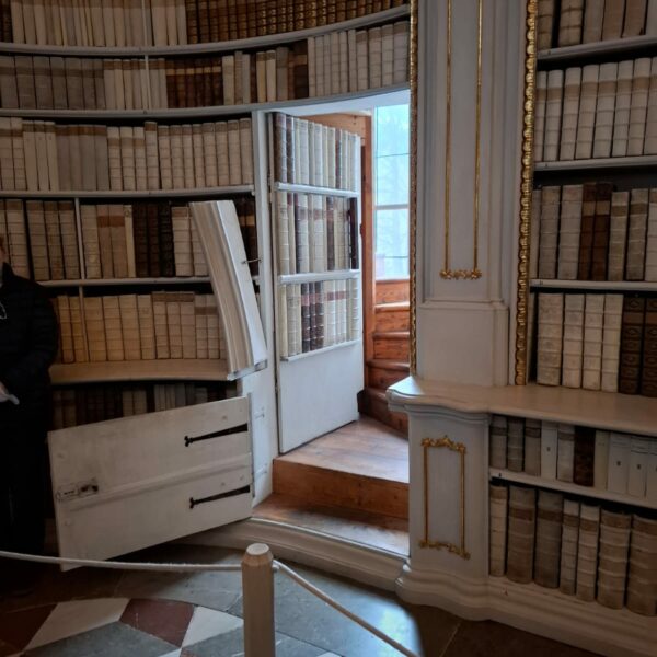 Bibliothek Geheimtür