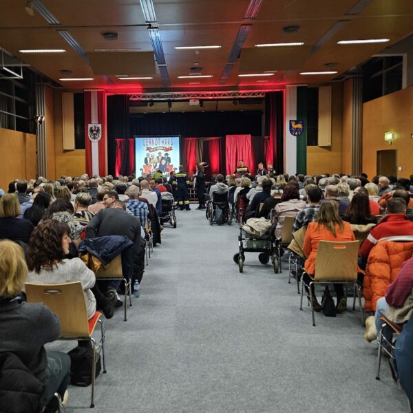 kabarett Saal Gäste